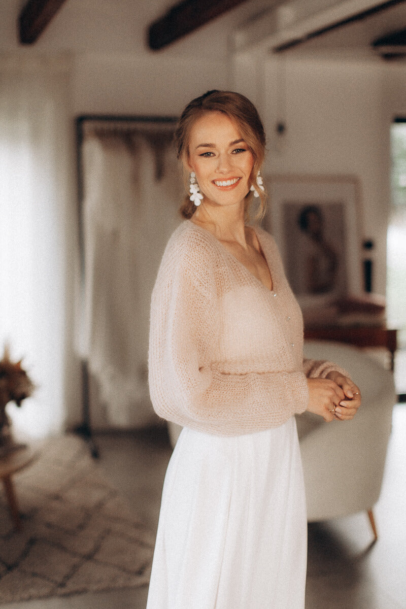 Lace Sweater Dress For Winter Wedding Winter Wedding Dress Brautmantel Jacke Braut Winter Brautstrickjacke BLUSH BREEZE In Zartrosa Lace Sweater Dress For Winter Wedding Winter Wedding Dress Brautmantel Jacke Braut Winter Brautstrickjacke BLUSH BREEZE In Zartrosa